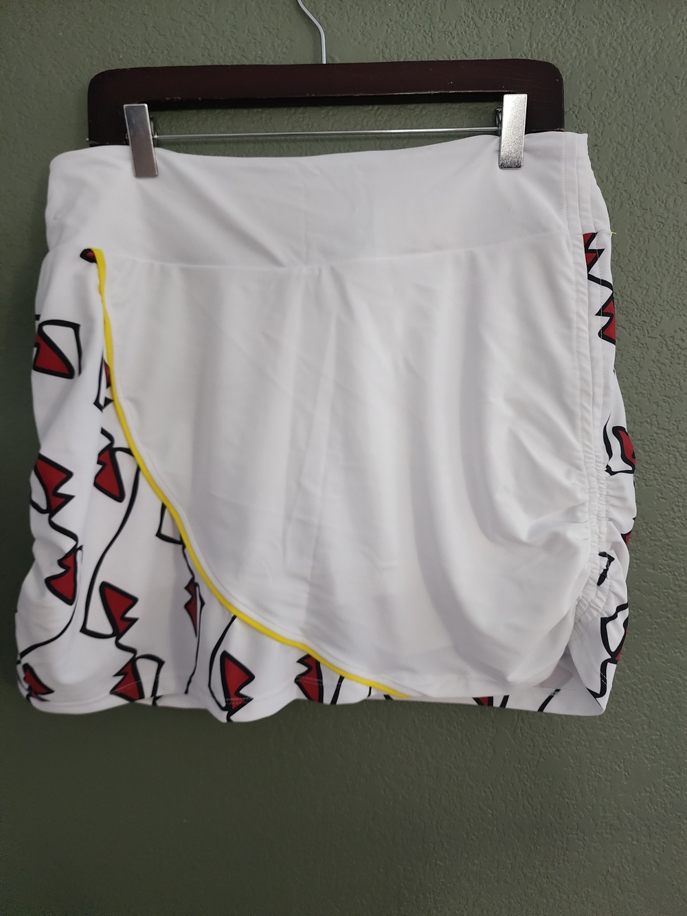 SwingDish Women’s Large Golf Skort NWT with Metal Golf-Ball Marker